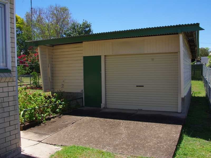 8 Gomer Street, Booval QLD 4304