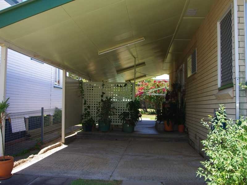 8 Gomer Street, Booval QLD 4304