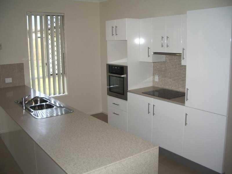 16 Iris Court, Yamanto QLD 4305