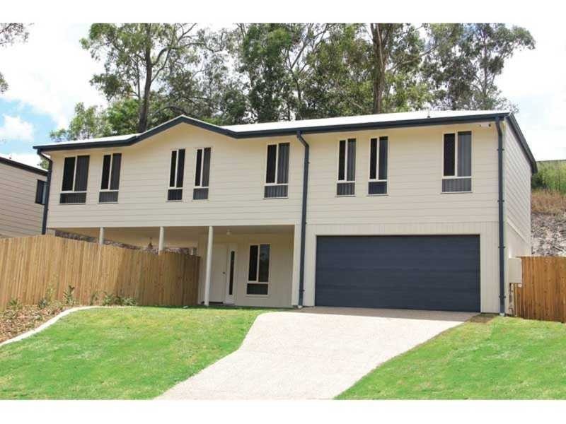 90 High Street, Blackstone QLD 4304