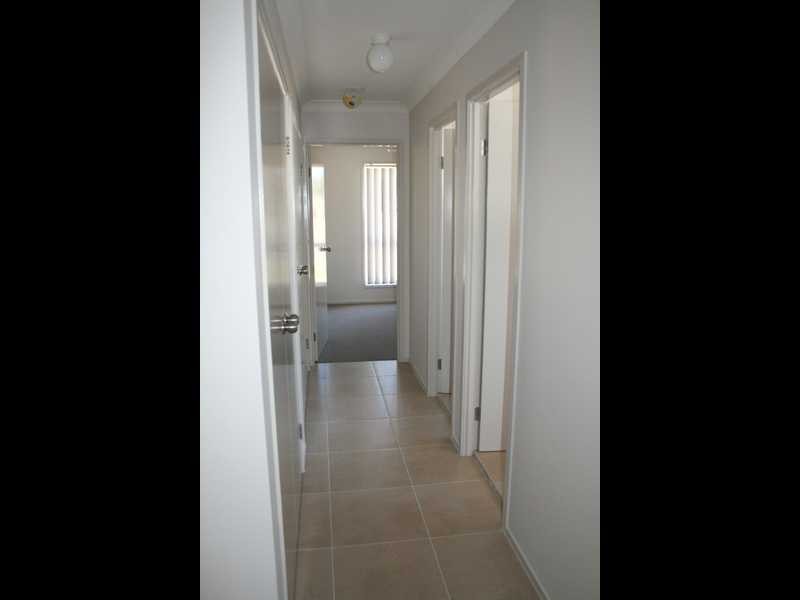 Unit 2/2E Thompson Street, Bundamba QLD 4304