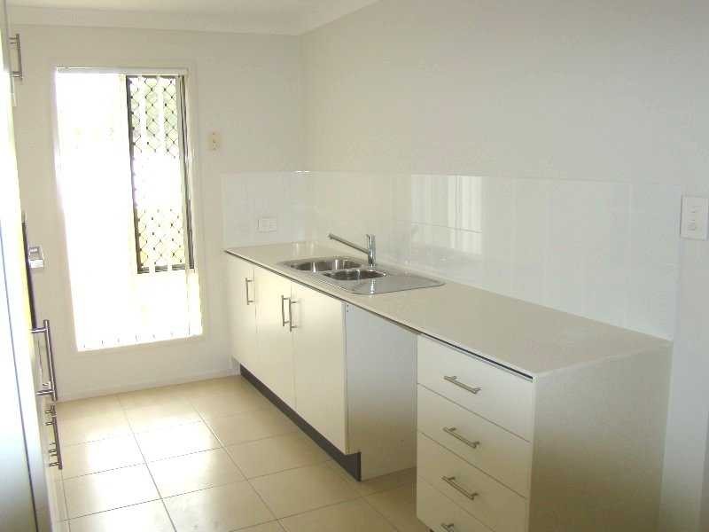 10 Bowen Place, Blackstone QLD 4304