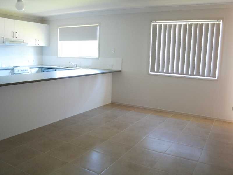 Unit 1/2E Thompson Street, Bundamba QLD 4304