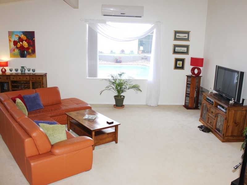 75 Whitehill Road, Eastern Heights QLD 4305