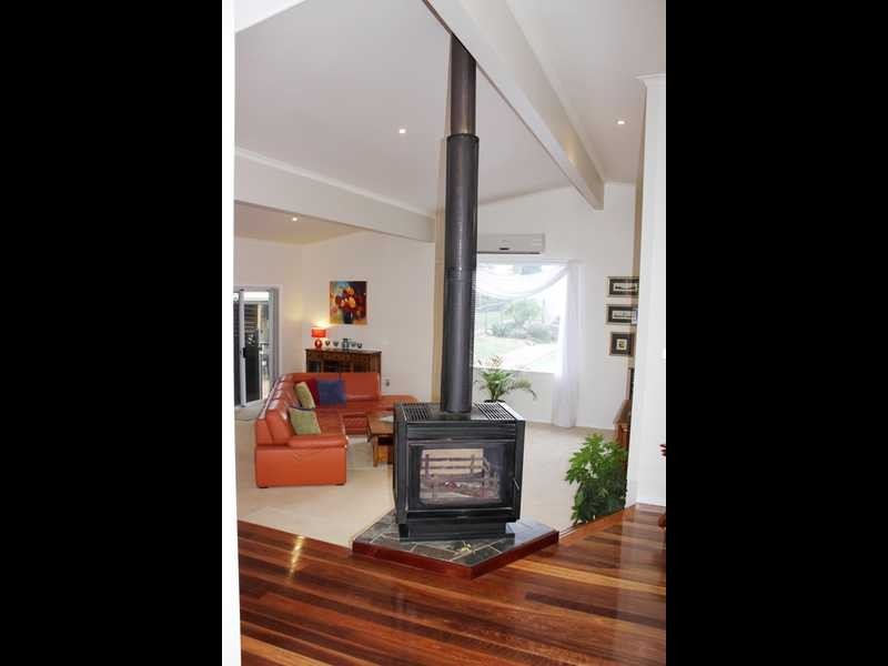 75 Whitehill Road, Eastern Heights QLD 4305