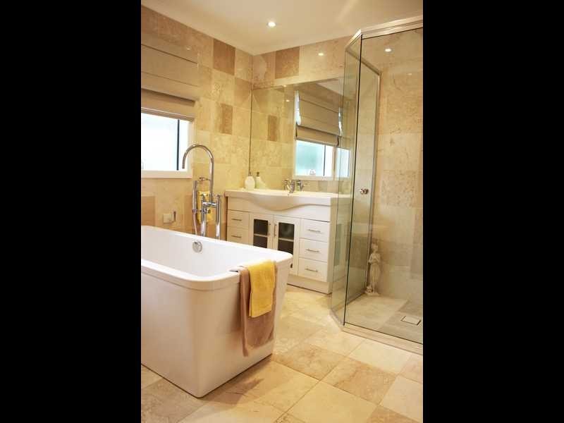 75 Whitehill Road, Eastern Heights QLD 4305