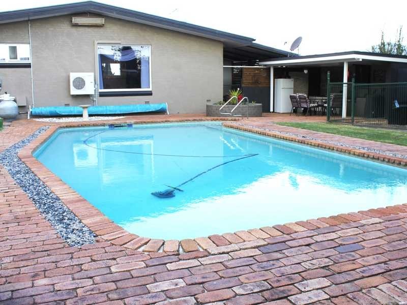 75 Whitehill Road, Eastern Heights QLD 4305
