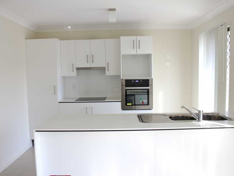 94 High Street, Blackstone QLD 4304