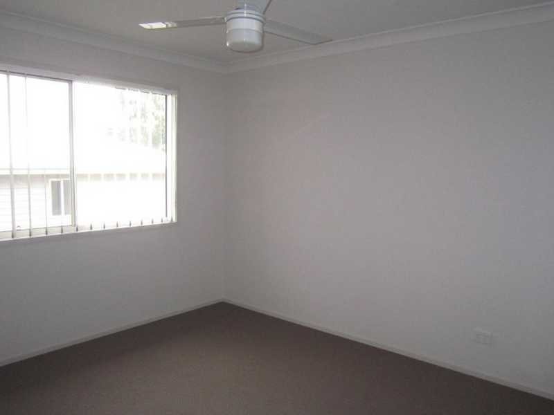 Unit 2/2E Thompson Street, Bundamba QLD 4304