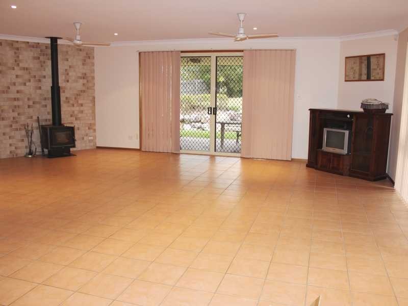 18 Cassinia Place, Flinders View QLD 4305