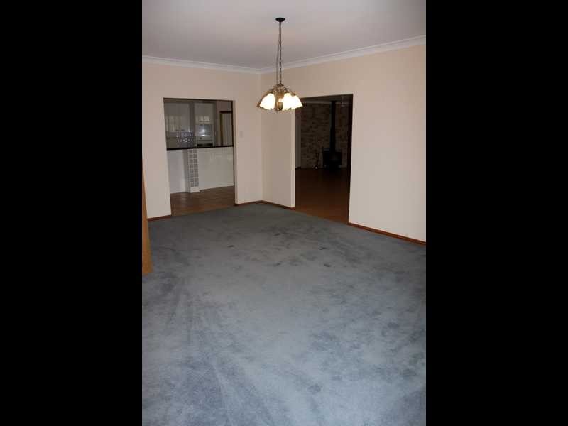 18 Cassinia Place, Flinders View QLD 4305