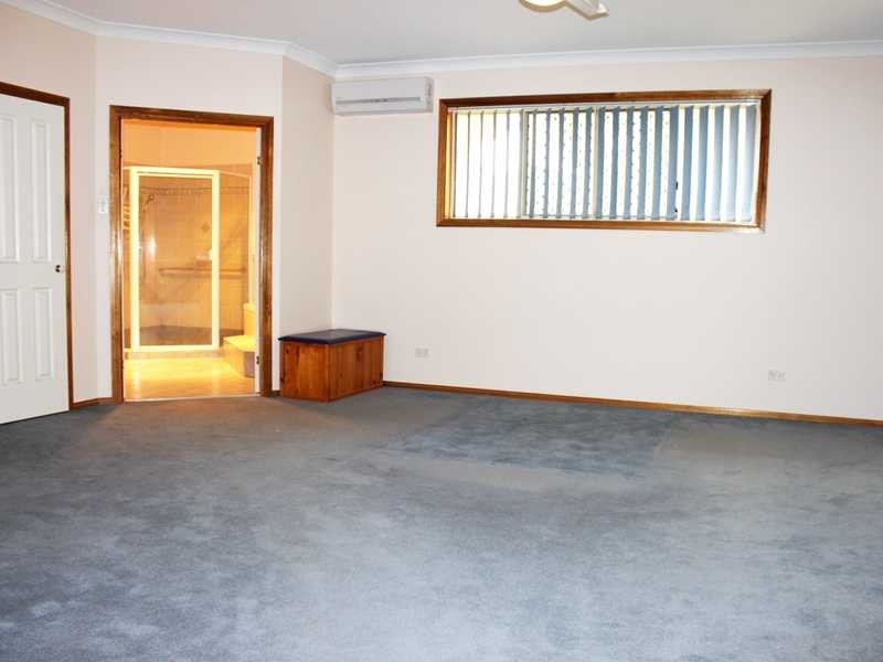 18 Cassinia Place, Flinders View QLD 4305