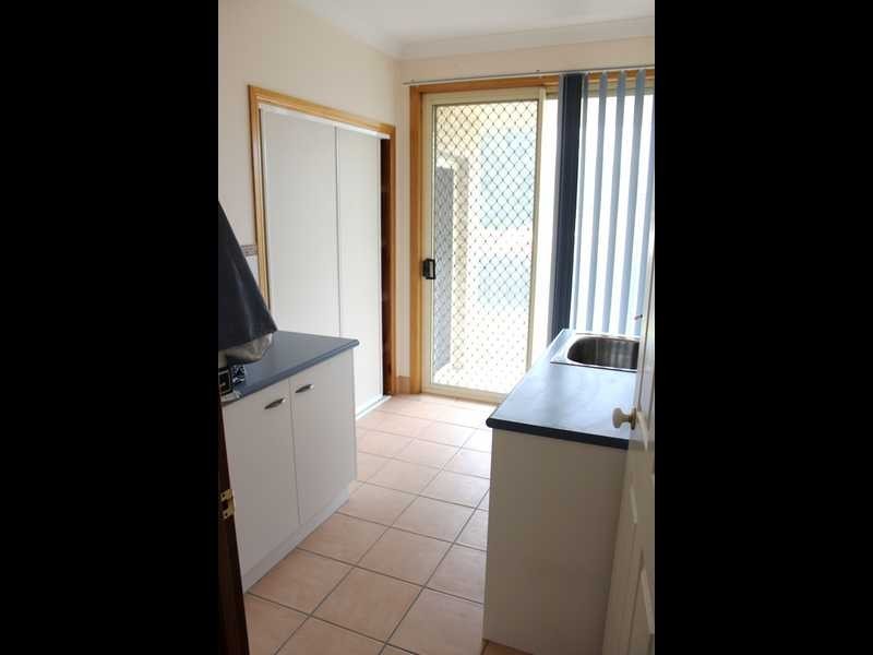 18 Cassinia Place, Flinders View QLD 4305