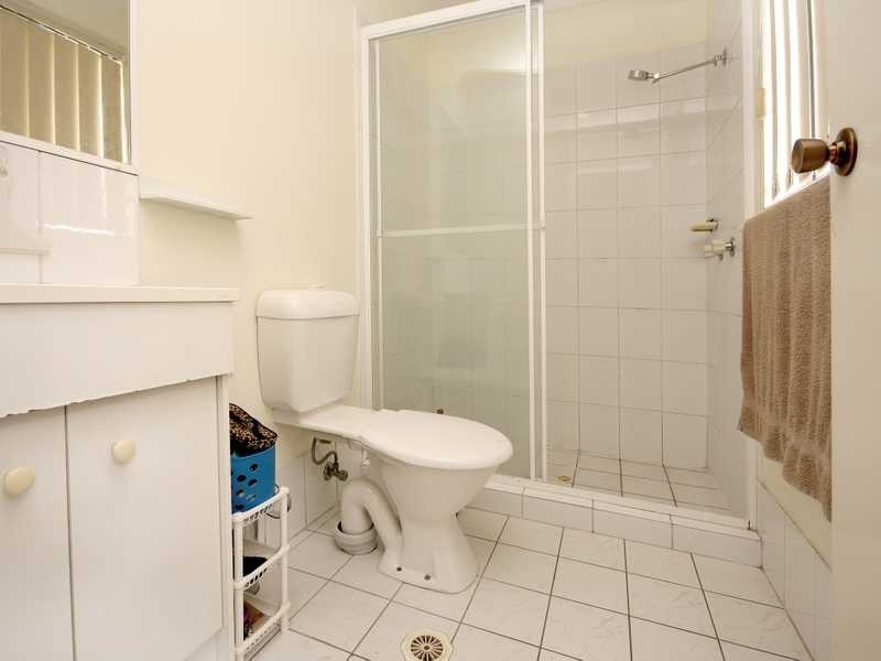 355 South Station Road, Raceview QLD 4305