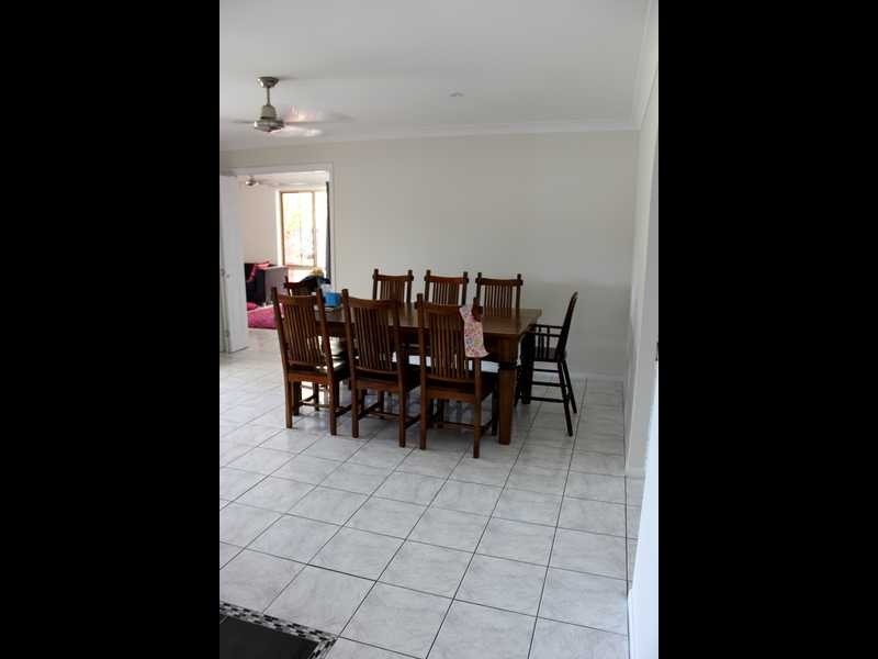 8 Oregon Close, Yamanto QLD 4305