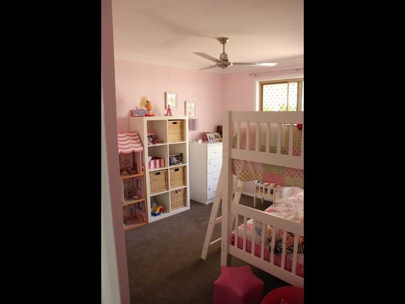 8 Oregon Close, Yamanto QLD 4305