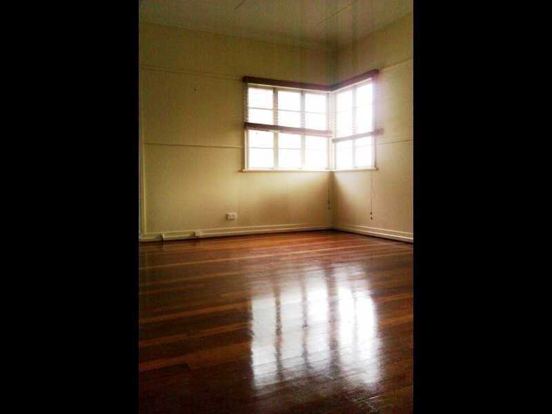 122 Jacaranda Street, North Booval QLD 4304