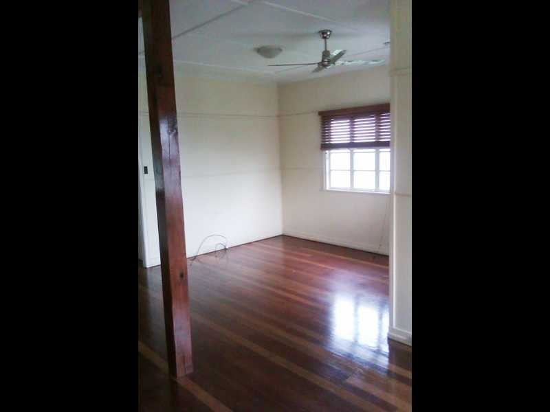 122 Jacaranda Street, North Booval QLD 4304