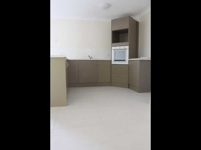 21 Oregon Close, Yamanto QLD 4305