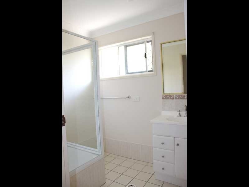 21 Oregon Close, Yamanto QLD 4305