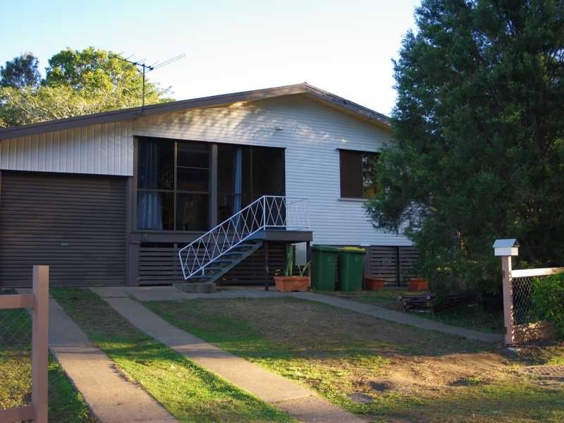 19 Simmons Road, North Ipswich QLD 4305