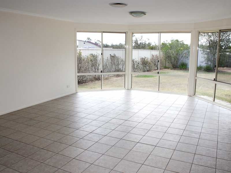 10 Blessington Way, Flinders View QLD 4305