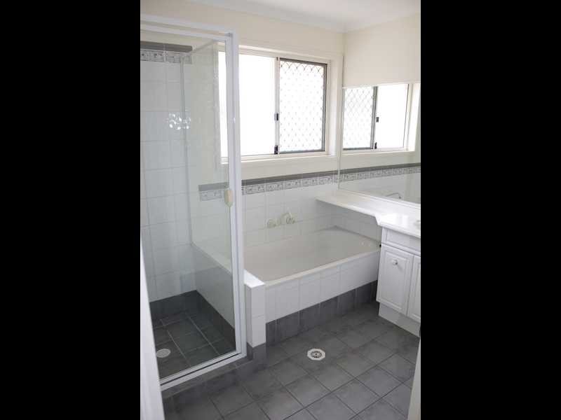 10 Blessington Way, Flinders View QLD 4305