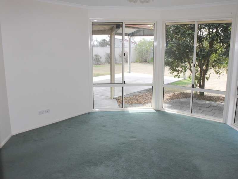10 Blessington Way, Flinders View QLD 4305