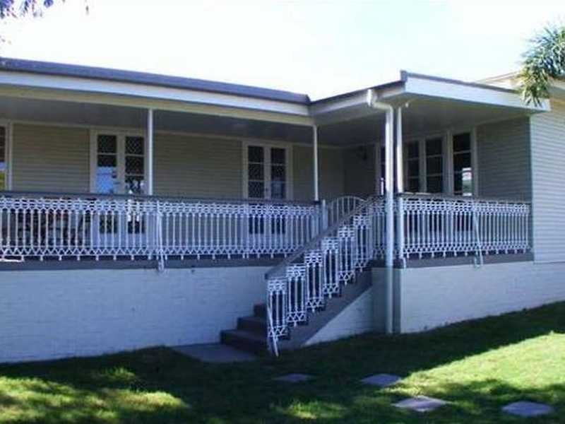 4 Morris Street, Silkstone QLD 4304