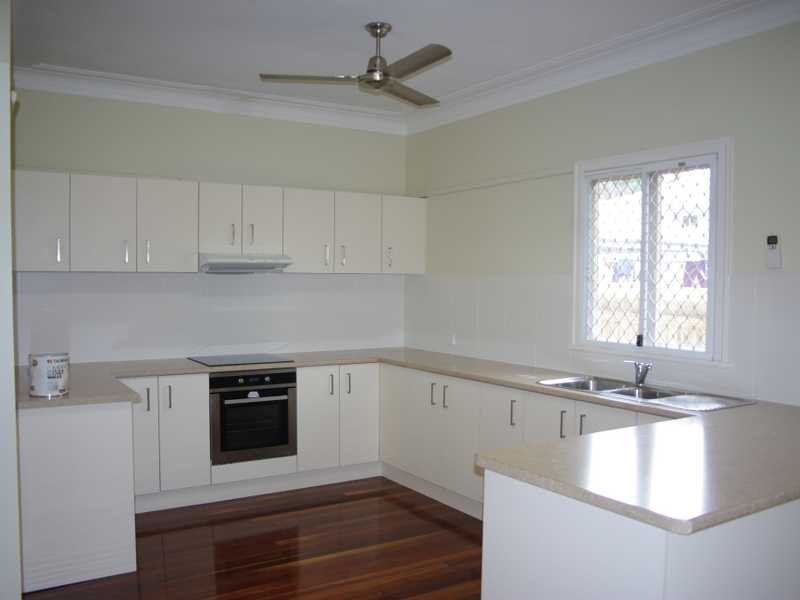 4 Morris Street, Silkstone QLD 4304