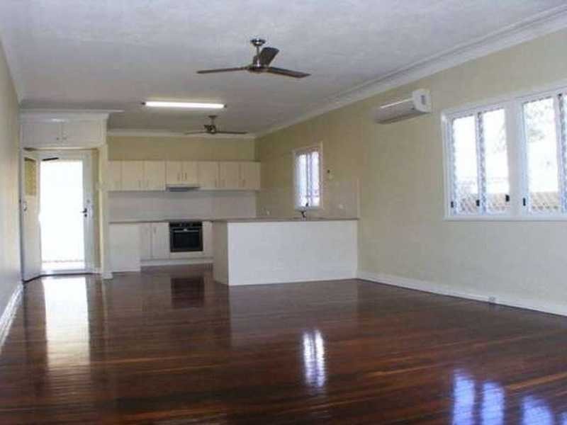 4 Morris Street, Silkstone QLD 4304