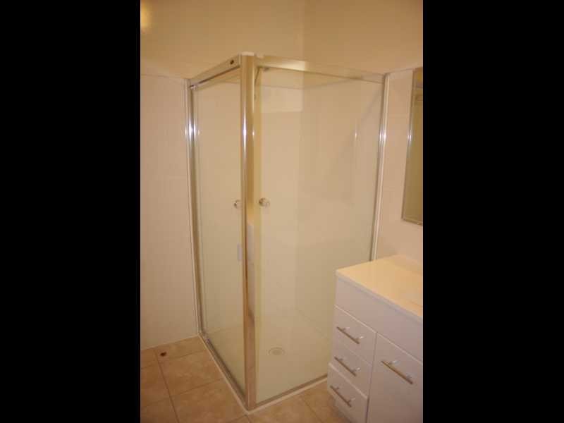 4 Morris Street, Silkstone QLD 4304