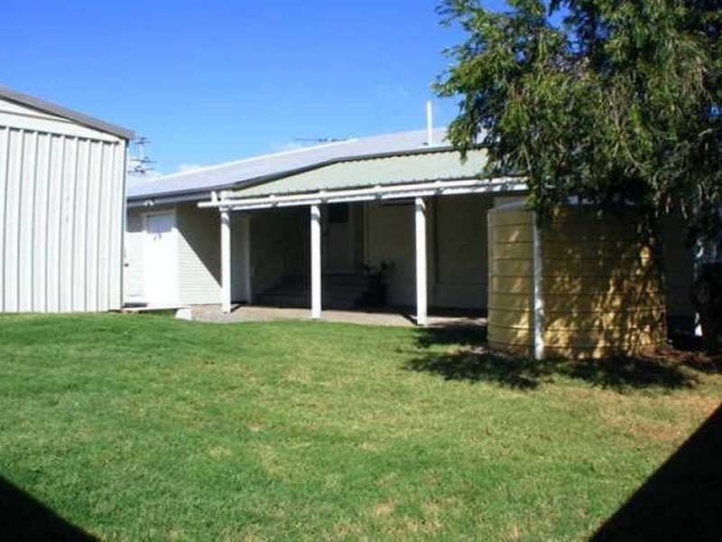 4 Morris Street, Silkstone QLD 4304