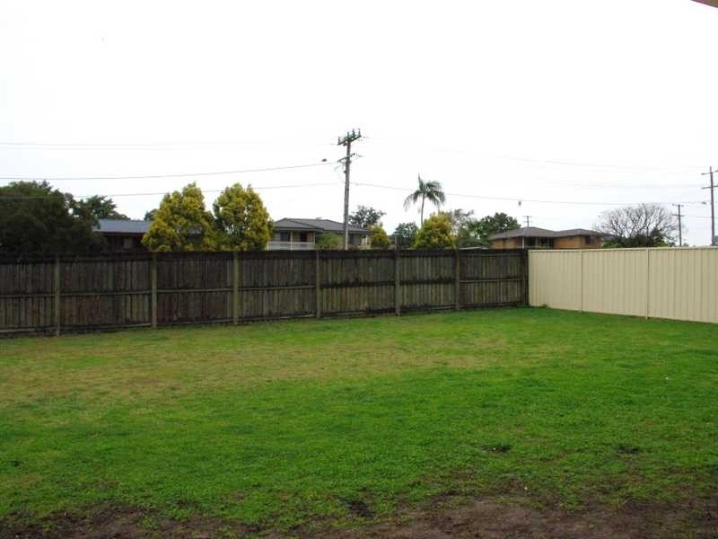 10 Anna Drive, Raceview QLD 4305