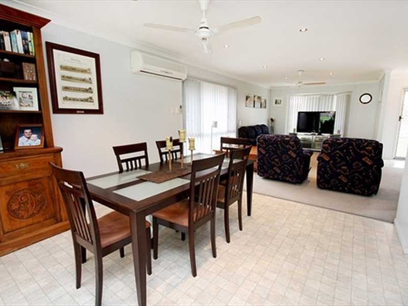 42 Jonquil Circuit, Flinders View QLD 4305