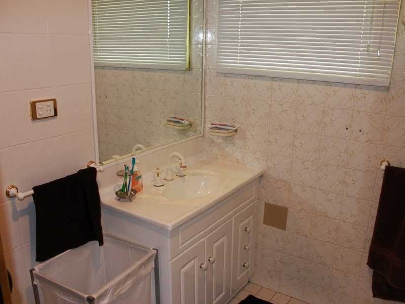 18 Warrawong Street, Eastern Heights QLD 4305