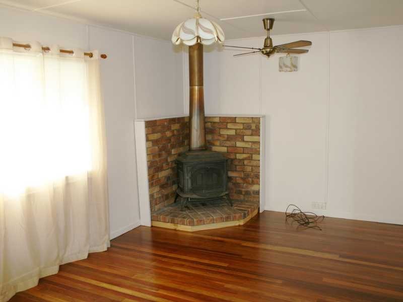 64 Robertson Road, Eastern Heights QLD 4305