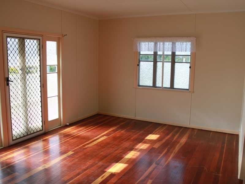 2a Cramb Street, Eastern Heights QLD 4305