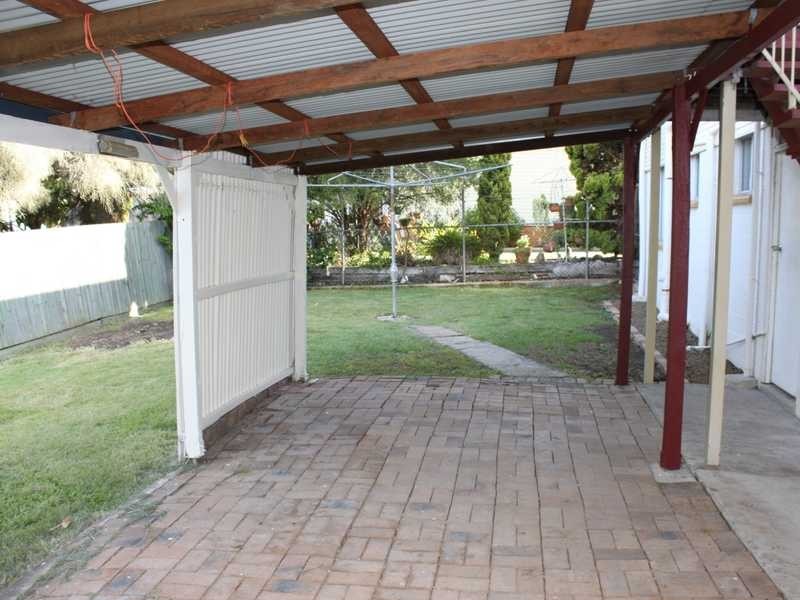 2a Cramb Street, Eastern Heights QLD 4305