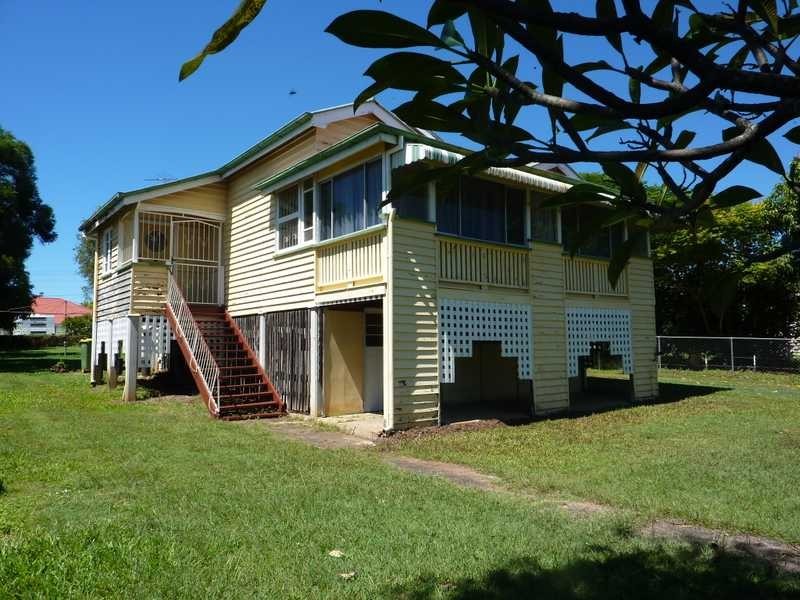 17 Alexandra Street, North Booval QLD 4304