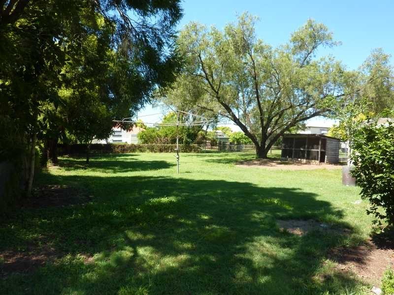 17 Alexandra Street, North Booval QLD 4304