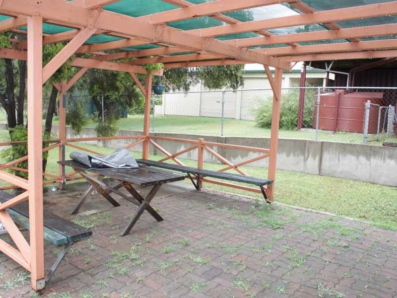 223 Blackstone Road, Silkstone QLD 4304