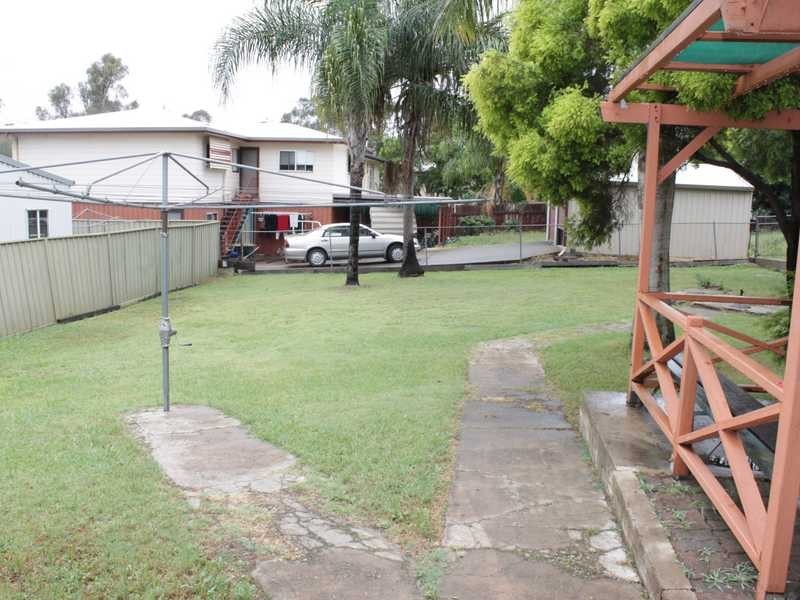 223 Blackstone Road, Silkstone QLD 4304