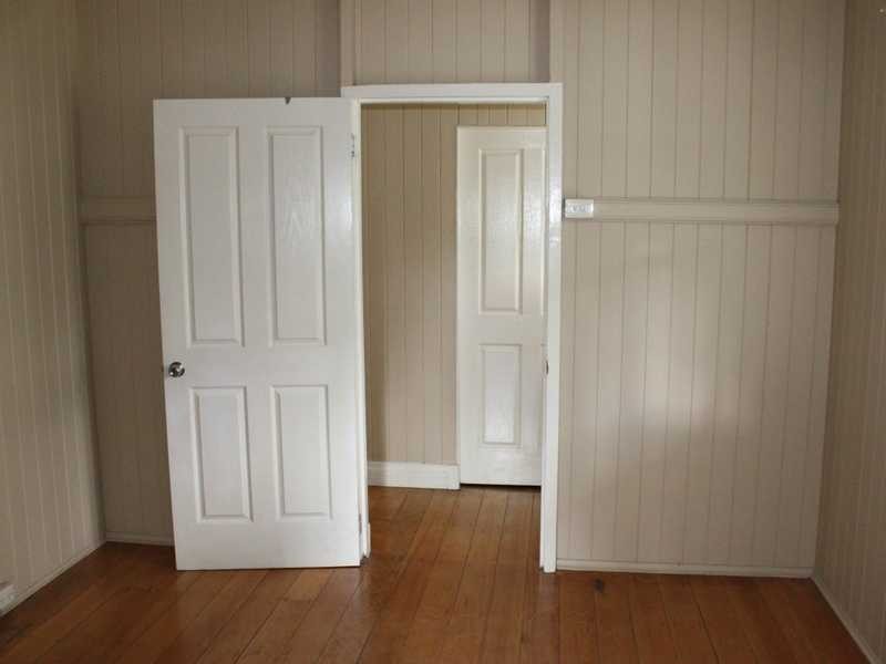 100 Thorn Street, Ipswich QLD 4305