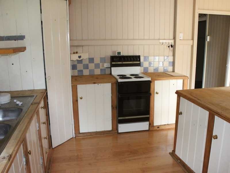 100 Thorn Street, Ipswich QLD 4305