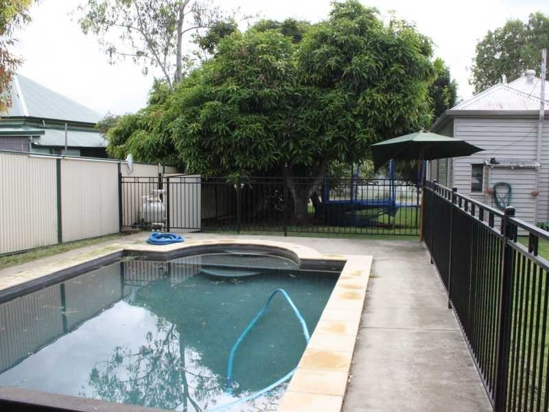 100 Thorn Street, Ipswich QLD 4305