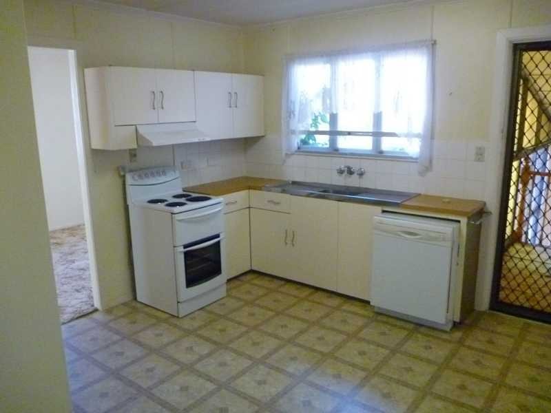 208 Old Pine Mountain Road, Brassall QLD 4305