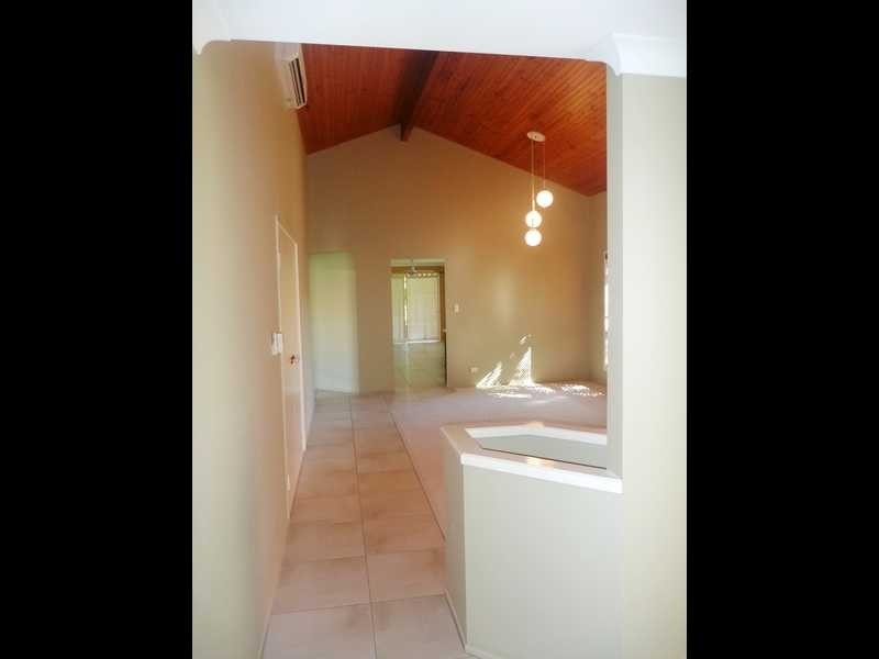 61 Equestrian Drive, Yamanto QLD 4305