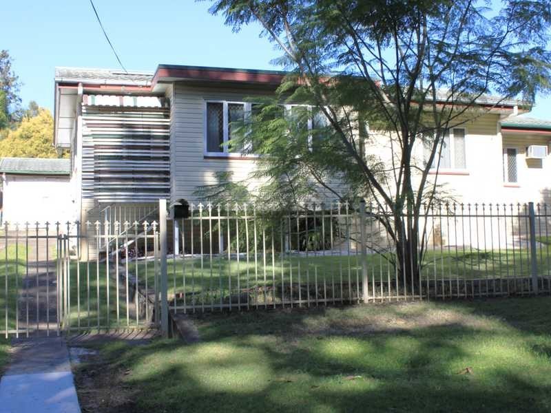 18 Stanley Street, North Booval QLD 4304