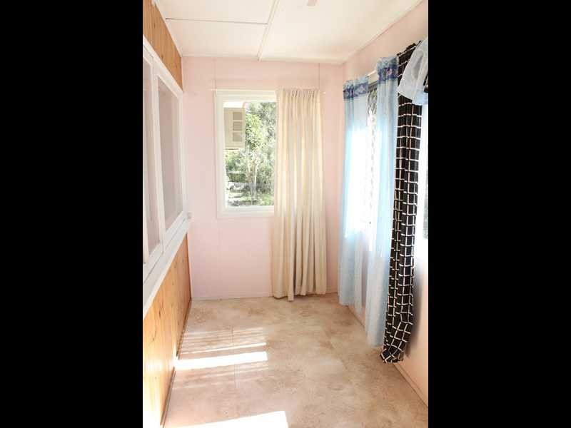 18 Stanley Street, North Booval QLD 4304
